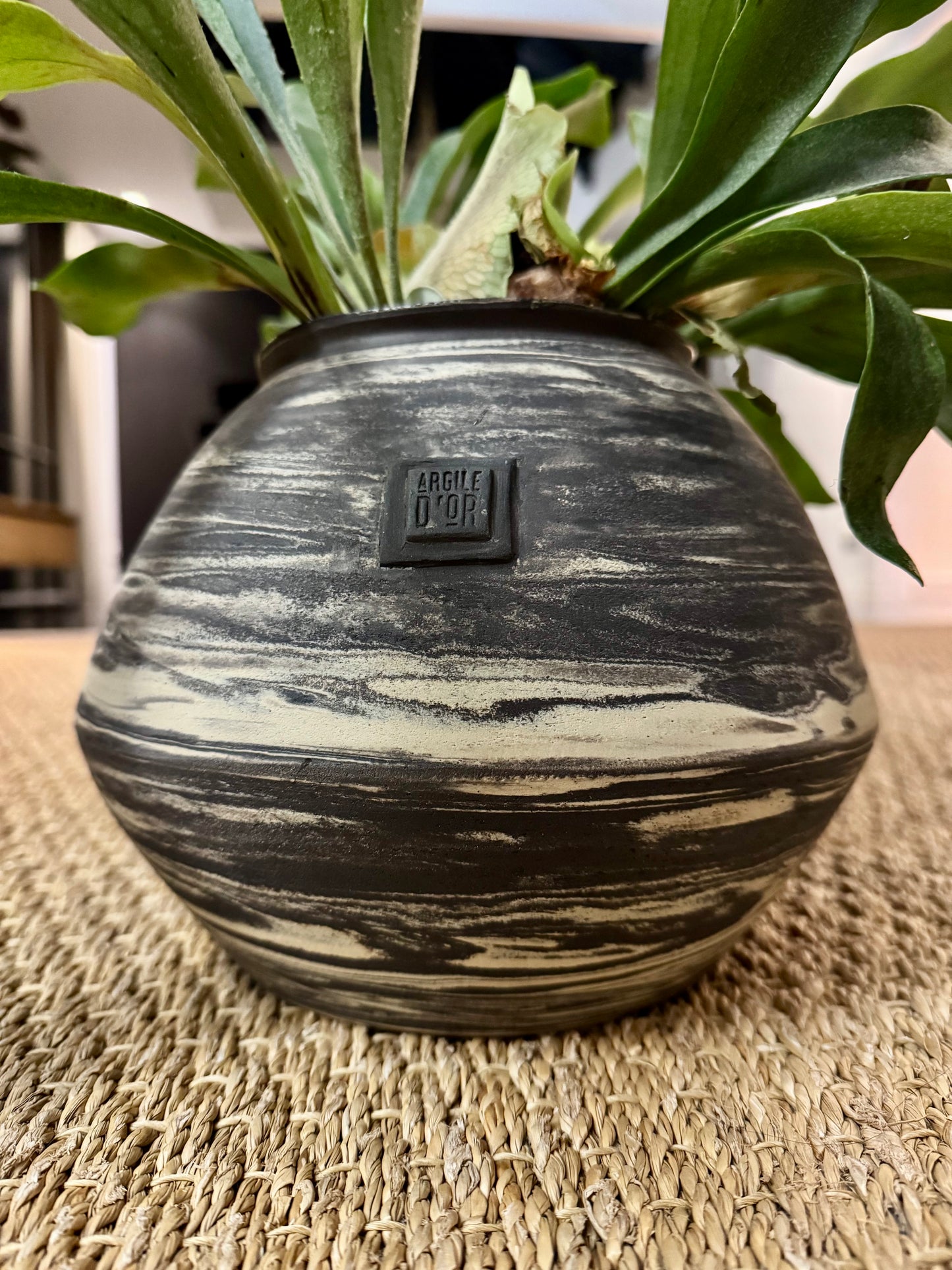 Handgedraaide keramische vaas of pot